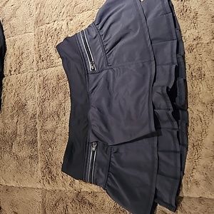 Lululemon Black double front zipper ruffle skort skirt size 4 / sz 2 Excellent